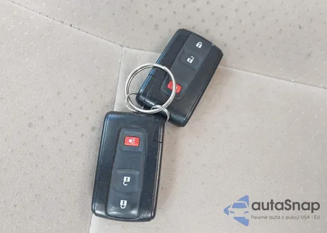 2005 Toyota Prius z USA, uszkodzony, nr VIN JTDKB20UX57019395